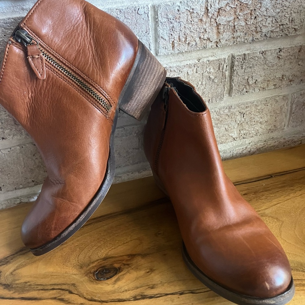 Clarks Brown Ankle Boots size 6
